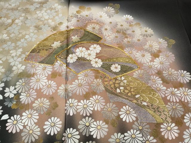 平和屋着物●豪華黒留袖　作家物　駒刺繍　地紙飛鶴花文　暈し染め　金銀彩　正絹　逸品　CABI9986ut