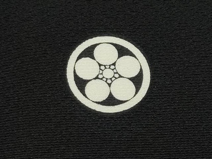 平和屋着物●豪華黒留袖　作家物　駒刺繍　地紙飛鶴花文　暈し染め　金銀彩　正絹　逸品　CABI9986ut