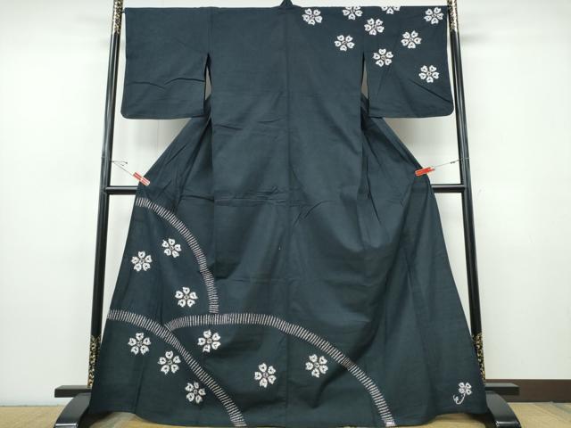 平和屋着物∴夏物　訪問着・浴衣兼用　絵羽浴衣　有松鳴海絞り　舞桜　黒地　綿　逸品　CABJ0082ng