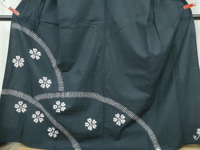 平和屋着物∴夏物　訪問着・浴衣兼用　絵羽浴衣　有松鳴海絞り　舞桜　黒地　綿　逸品　CABJ0082ng