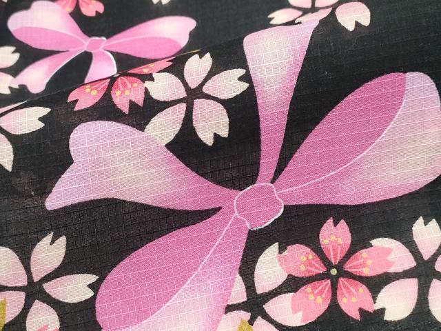 平和屋着物∴夏物　浴衣　綿紅梅　リボン　舞桜　黒地　綿　逸品　CABJ0228ng