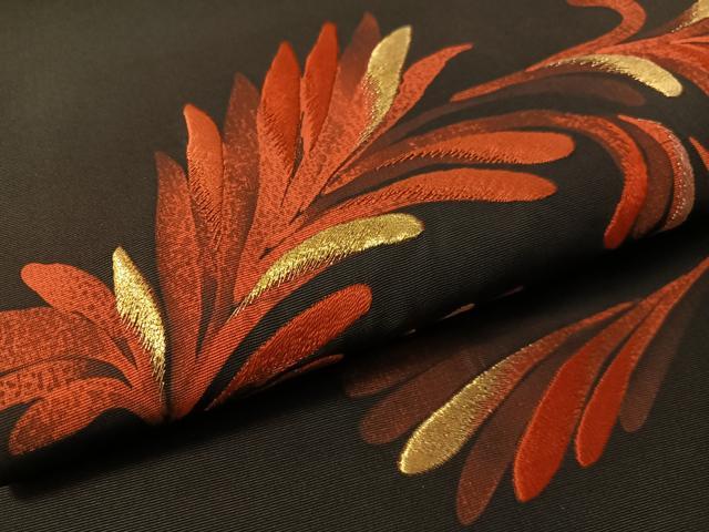 平和屋着物●塩瀬　九寸名古屋帯　刺繍　ろうけつ染め　唐草文　黒地　金糸　正絹　逸品　CABJ0455vp