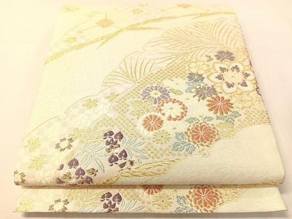 平和屋着物●六通柄袋帯　唐織　雪芝花文　金糸　鈴乃屋扱い　正絹　逸品　CABJ0484vp