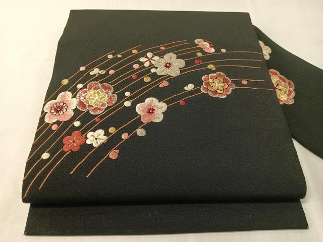 平和屋着物●総刺繍　九寸名古屋帯　駒刺繍　梅花文　黒地　金銀糸　鬼しぼ縮緬　正絹　逸品　CABJ0653vp