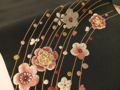 平和屋着物●総刺繍　九寸名古屋帯　駒刺繍　梅花文　黒地　金銀糸　鬼しぼ縮緬　正絹　逸品　CABJ0653vp