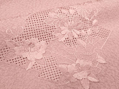平和屋着物●中国三大刺繍　スワトウ刺繍　総刺繍　付下げ　反物　松皮菱花文　紅梅色　八掛・証紙付き　着尺　逸品　未使用　CABJ1446ju