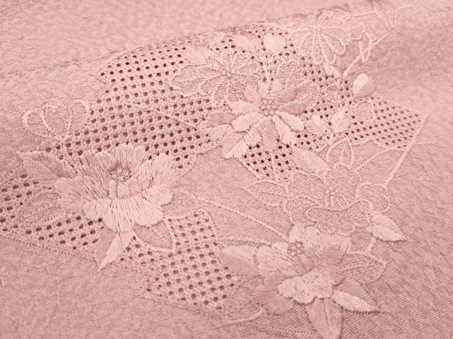平和屋着物●中国三大刺繍　スワトウ刺繍　総刺繍　付下げ　反物　松皮菱花文　紅梅色　八掛・証紙付き　着尺　逸品　未使用　CABJ1446ju