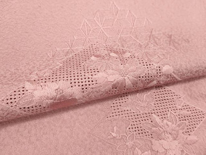 平和屋着物●中国三大刺繍　スワトウ刺繍　総刺繍　付下げ　反物　松皮菱花文　紅梅色　八掛・証紙付き　着尺　逸品　未使用　CABJ1446ju