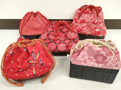 平和屋着物▼夏物　和装小物　和装バッグ　籠巾着まとめて５点　浴衣　縮緬　桜　姉さん人形柄　絞り　亀甲吉祥花文など　逸品　CABJ1490ju