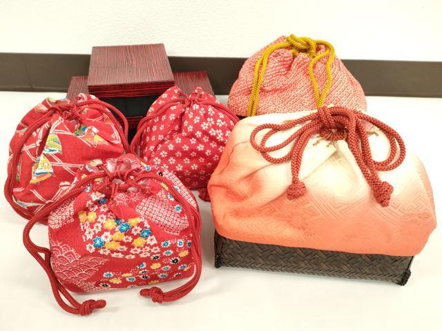 平和屋着物▼夏物　和装小物　和装バッグ　籠巾着まとめて５点　浴衣　縮緬　糸巻き鈴文　紗綾形草花地紋など　逸品　CABJ1494ju