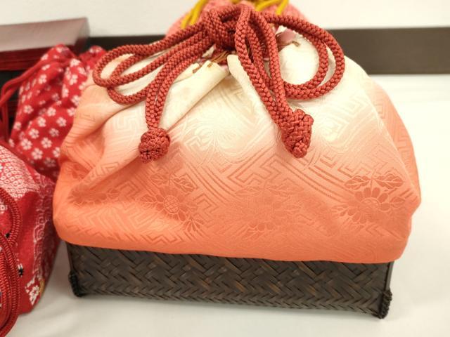 平和屋着物▼夏物　和装小物　和装バッグ　籠巾着まとめて５点　浴衣　縮緬　糸巻き鈴文　紗綾形草花地紋など　逸品　CABJ1494ju