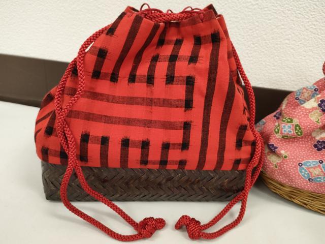 平和屋着物▼夏物　和装小物　和装バッグ　籠巾着まとめて５点　浴衣　麻の葉　姉さん人形柄　縮緬　綿など　逸品　CABJ1533ju