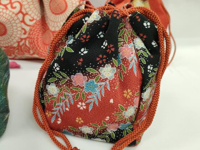 平和屋着物▼和装小物　和装バッグ　巾着まとめて５点　枝垂れ桜　菊唐草文　金銀彩　袴　浴衣　逸品　CABJ1537ju