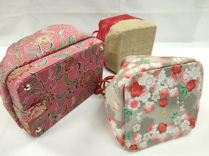 平和屋着物▼和装小物　和装バッグ　巾着まとめて５点　桜蝶文　花唐草　扇　縮緬　綿　金彩　袴　浴衣　逸品　CABJ1538ju