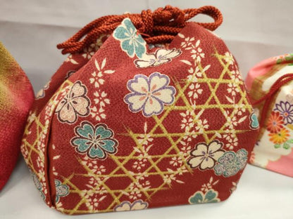 平和屋着物▼和装小物　和装バッグ　巾着まとめて５点　麻の葉蝶文　籬花文　縮緬　金彩　袴　浴衣　未使用あり　逸品　CABJ1544ju