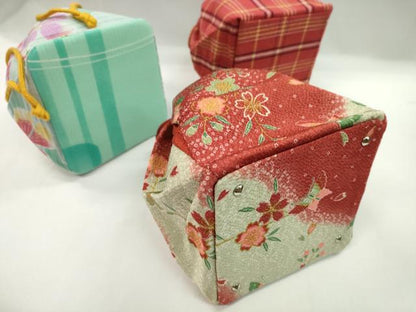 平和屋着物▼和装小物　和装バッグ　巾着まとめて５点　花蝶文　格子柄　縮緬　綿　金彩　袴　浴衣　未使用あり　逸品　CABJ1573ju