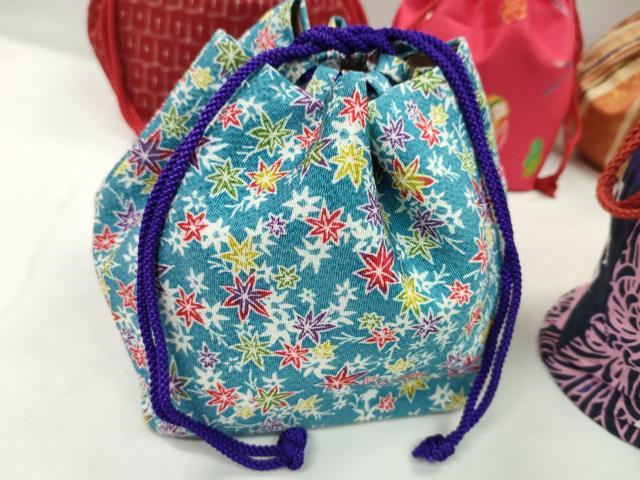 平和屋着物▼和装小物　和装バッグ　巾着まとめて５点　乱菊　楓文　鞠　十字絣　金襴　縮緬　綿　袴　浴衣　逸品　CABJ1574ju