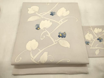 平和屋着物●塩瀬　九寸名古屋帯　ろうけつ染め　草花文　金彩　正絹　逸品　CABJ2065dy