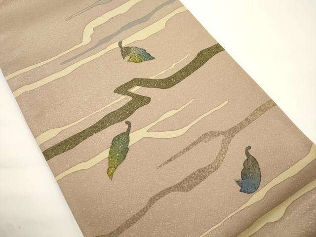 平和屋着物●六通柄袋帯　作家物　ろうけつ染め　舞葉文　銀通し地　正絹　逸品　CABJ2342dy