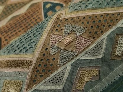 平和屋着物●中国三大刺繍　スワトウ刺繍　相良刺繍　総刺繍　太鼓柄袋帯　紬地　幾何学文　正絹　逸品　CABJ2351dy