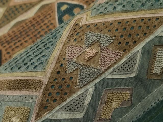 平和屋着物●中国三大刺繍　スワトウ刺繍　相良刺繍　総刺繍　太鼓柄袋帯　紬地　幾何学文　正絹　逸品　CABJ2351dy