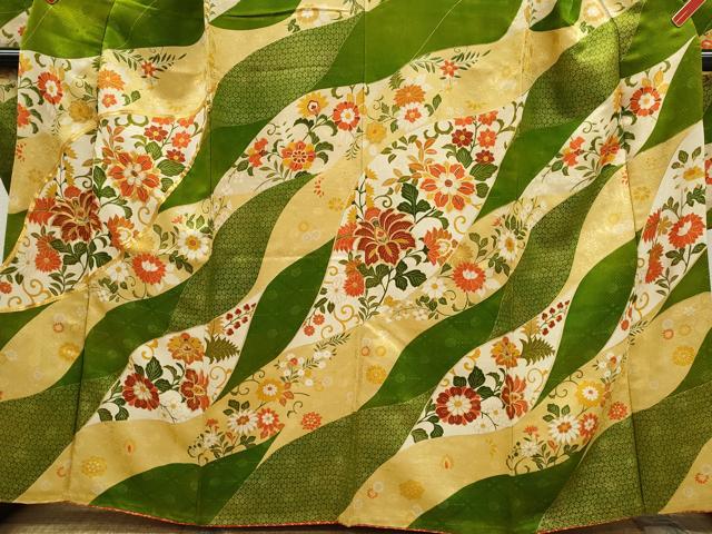 平和屋着物●豪華振袖　駒刺繍　更紗花唐草文　金彩　金通し地　正絹　逸品　CABJ2451ze