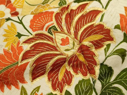 平和屋着物●豪華振袖　駒刺繍　更紗花唐草文　金彩　金通し地　正絹　逸品　CABJ2451ze