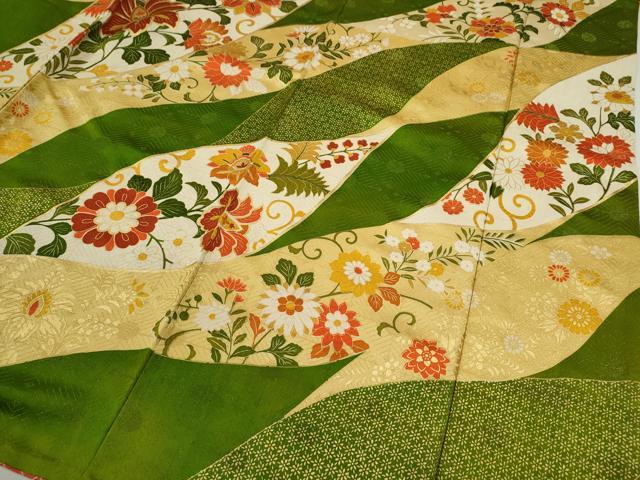 平和屋着物●豪華振袖　駒刺繍　更紗花唐草文　金彩　金通し地　正絹　逸品　CABJ2451ze