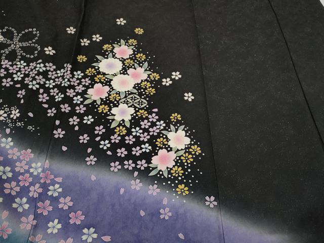 平和屋着物●豪華振袖　駒刺繍　鞠舞花文　暈し染め　黒地　金通し地　正絹　逸品　CABJ2485ze