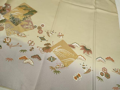 平和屋着物●訪問着　駒刺繍　松竹梅色紙重ね飛鶴宝尽くし花文　暈し染め　金銀彩　鈴乃屋扱い　正絹　逸品　CABJ2498ze