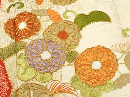 平和屋着物●豪華振袖　駒刺繍　絞り　菊唐草文　金彩　正絹　逸品　CABJ2502ze