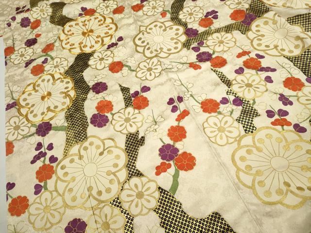 平和屋着物●豪華振袖　駒刺繍　枝梅文　金彩　正絹　逸品　CABJ2503ze