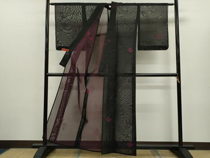 平和屋着物＊夏物　小紋　紗　燕子花　黒地　正絹　逸品　未使用　CABJ2543ze