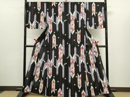 平和屋着物∴夏物　浴衣　矢羽根草花文　黒地　綿　逸品　CABJ2640ze