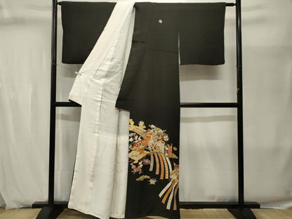 平和屋着物■豪華黒留袖　駒刺繍　束ね熨斗宝尽し文　貝桶花文　金彩　正絹　逸品　CABJ2877ev