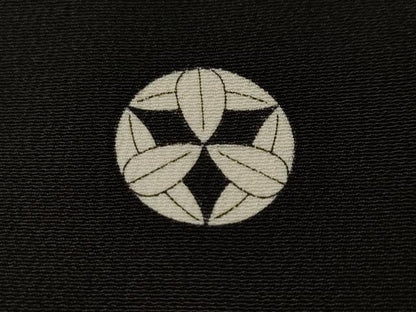 平和屋着物■豪華黒留袖　駒刺繍　束ね熨斗宝尽し文　貝桶花文　金彩　正絹　逸品　CABJ2877ev