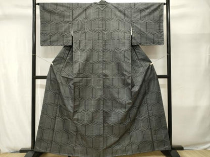 平和屋着物■本場大島紬　7マルキ　亀甲繋ぎ文　正絹　逸品　未使用　CABJ2887ev