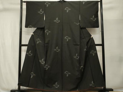 平和屋着物■上質な紬　舞蝶文　黒地　正絹　逸品　CABJ3079ev