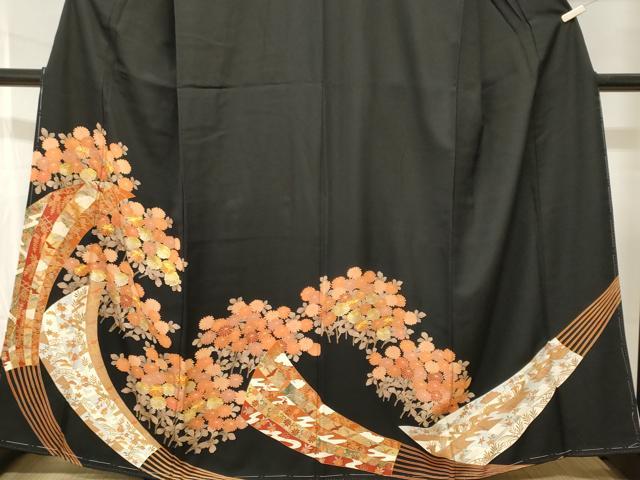 平和屋着物■豪華黒留袖　駒刺繍　扇面飛鶴枝菊文　金銀彩　正絹　逸品　CABJ3159ev