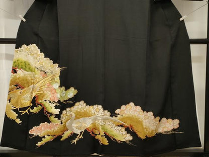 平和屋着物■豪華黒留袖　総刺繍　尾長鳥松花文　金彩　正絹　逸品　CABJ3195ev