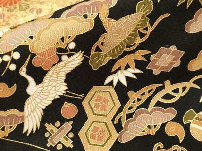 平和屋着物■豪華黒留袖　駒刺繍　地紙宝尽くし飛鶴花文　金彩　胴抜き仕立て　正絹　逸品　CABJ3229ev