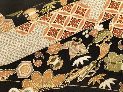 平和屋着物■豪華黒留袖　駒刺繍　地紙宝尽くし飛鶴花文　金彩　胴抜き仕立て　正絹　逸品　CABJ3229ev