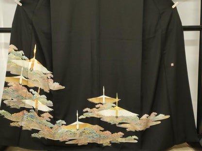 平和屋着物■豪華黒留袖　作家物　駒刺繍　飛鶴松文　正絹　逸品　CABJ3353ev