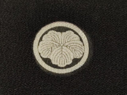 平和屋着物■豪華黒留袖　駒刺繍　熨斗吉祥花唐草文　金彩　正絹　逸品　CABJ3409ev