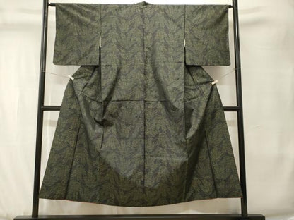 平和屋着物■本場大島紬　枝葉文　正絹　逸品　CABJ3493ev