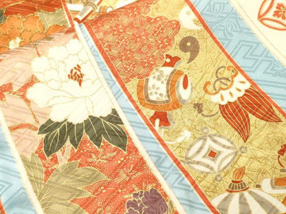 平和屋着物●豪華振袖　駒刺繍　束ね熨斗宝尽し雪輪花文　金彩　正絹　逸品　CABJ3554ev