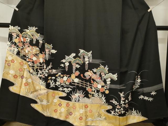 平和屋着物■豪華黒留袖　駒刺繍　文箱横笛草花文　金彩　正絹　逸品　CABJ3599ev