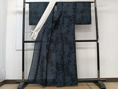 平和屋着物＊夏物　本場大島紬　夏大島　更紗花唐草文　正絹　逸品　CABJ4215xi