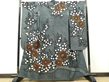 平和屋着物●豪華振袖　総絞り　駒刺繍　枝梅文　黒地　正絹　逸品　CABJ5075hy