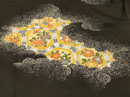 平和屋着物＃羽織　刺繍　亀甲草花丸文　黒地　正絹　逸品　CABJ5202in